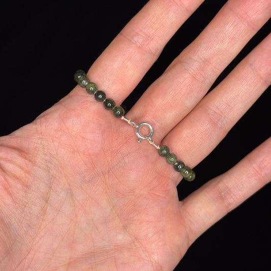 Kinder-Perlenarmband „Olive“ – Marmor, gefärbt mit 925 Sterling Silber Verschluss